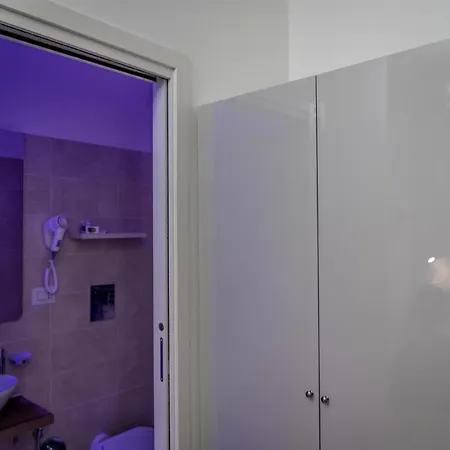 招待所 罗马客房旅馆 4*